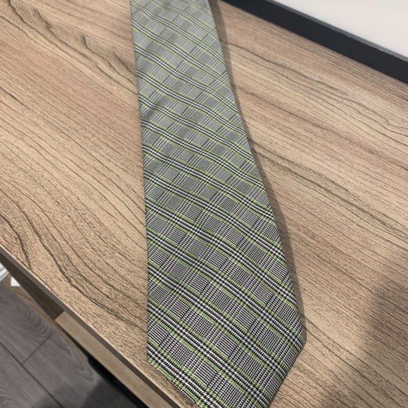 BROOKS BROTHERS 346 Black White Green Houndstooth Silk Neck Tie - Picture 3 of 7